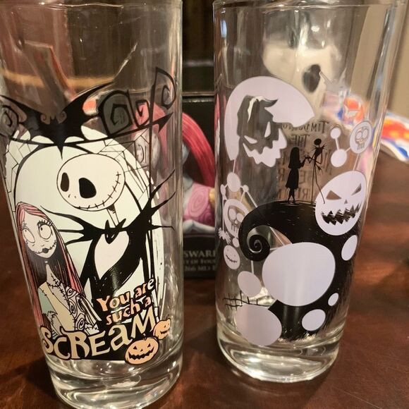 Nightmare Before Christmas Color Change Drinking Glasses Set of 2 - Picture 2 of 9